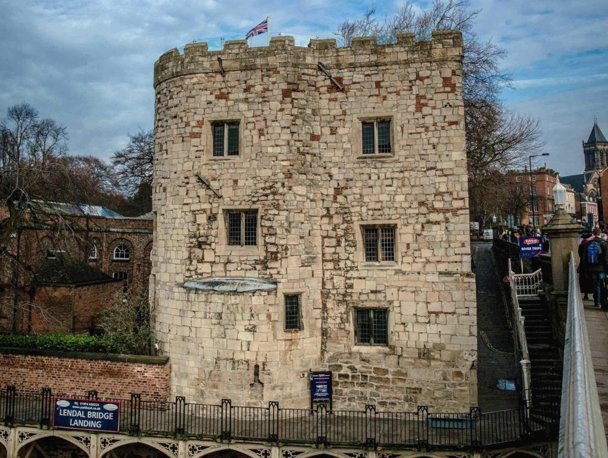 Вилла Lendal Tower Йорк Экстерьер фото